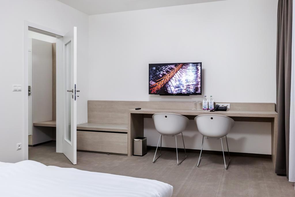 Hotel Morava Otrokovice Room photo