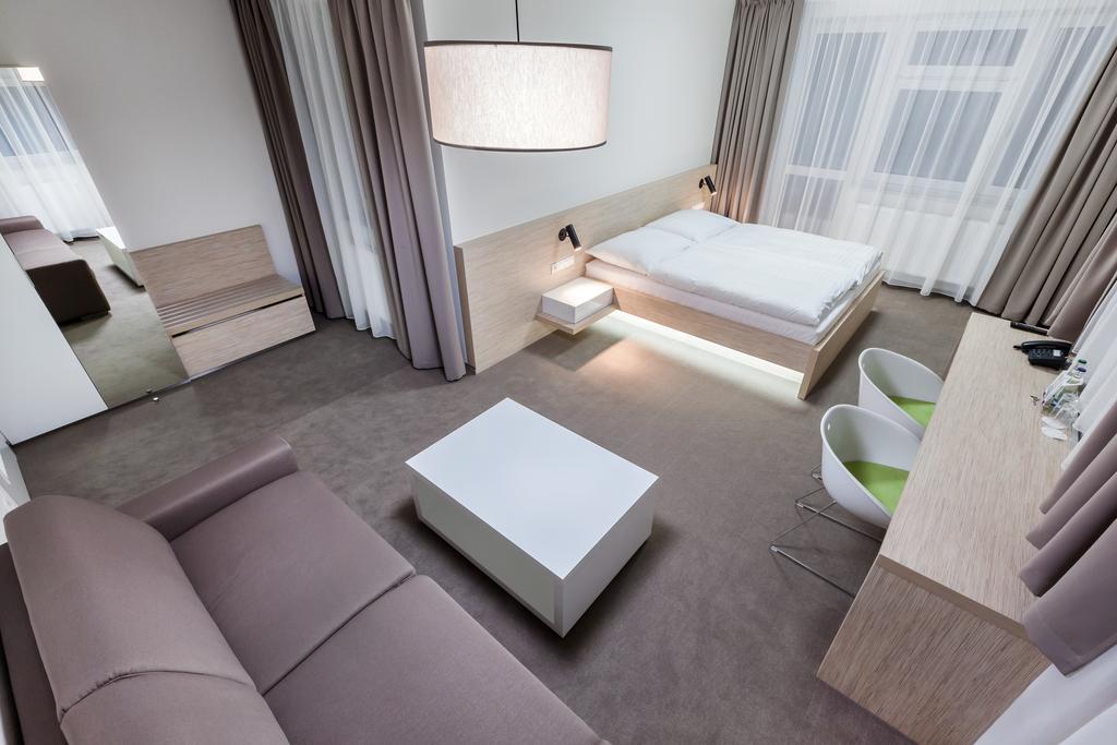 Hotel Morava Otrokovice Room photo